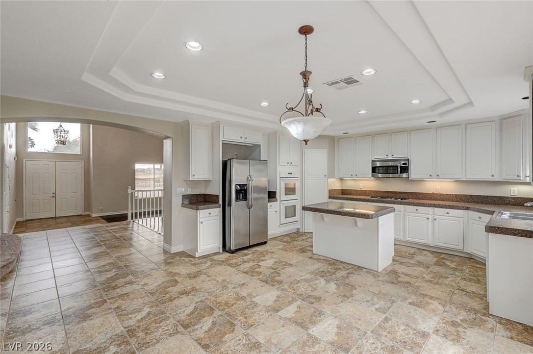 6586 W Diablo Dr - Photo 4 of 49