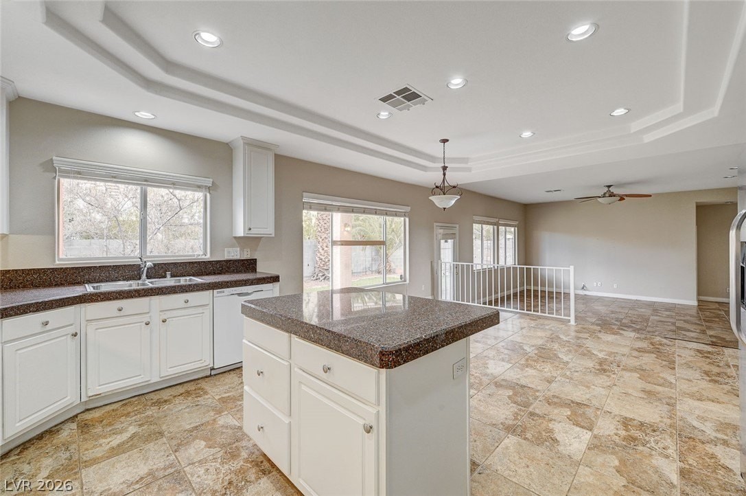 6586 W Diablo Dr - Photo 7 of 49
