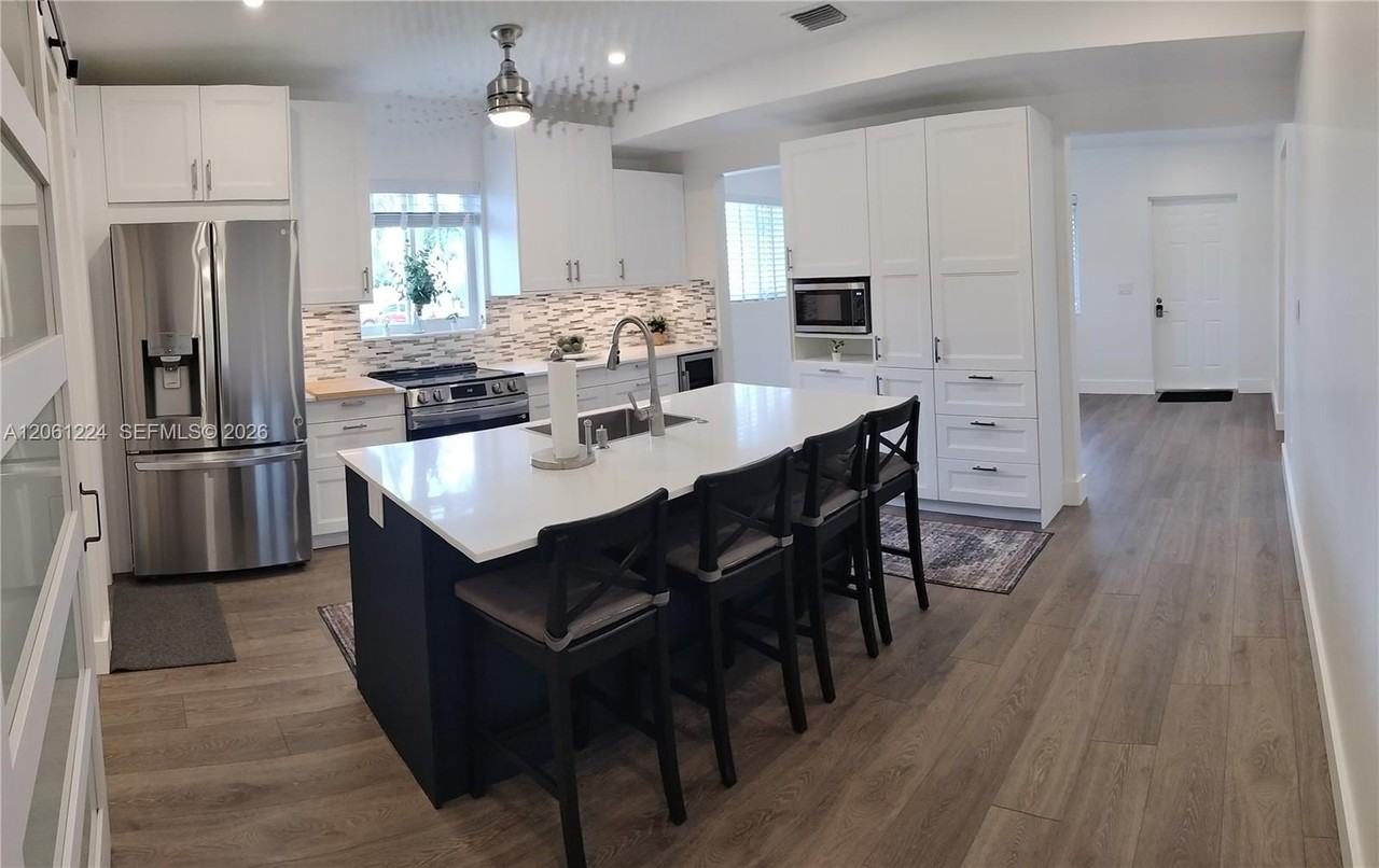 2700 Sw 28th Ct - Photo 6 of 8
