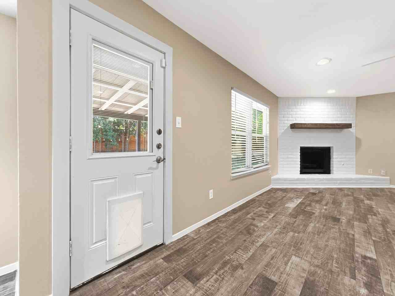 6605 Clubway Ln - Photo 6 of 27