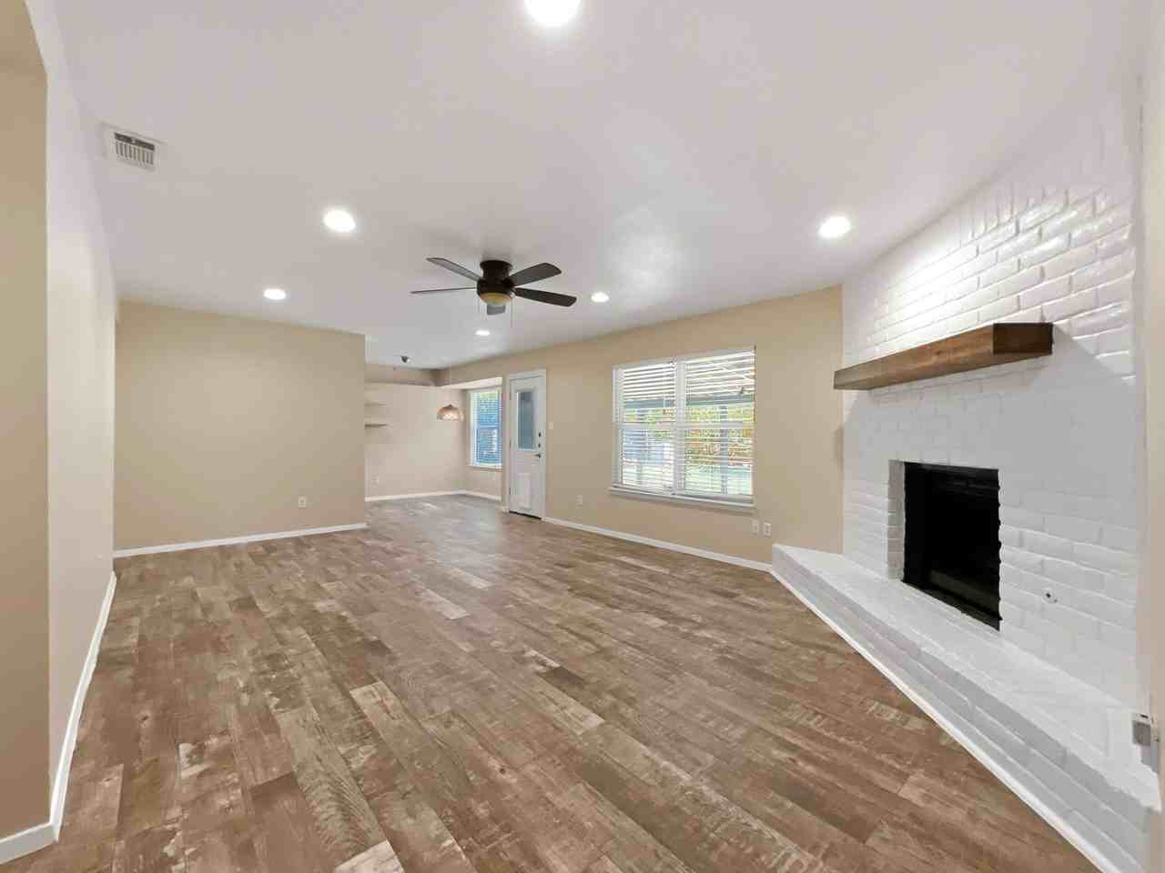 6605 Clubway Ln - Photo 7 of 27