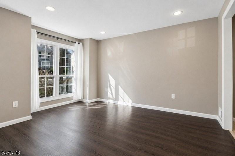74 Boston St - Photo 5 of 16