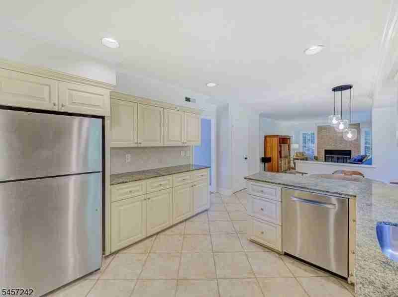 152 Woolf Rd - Photo 4 of 27