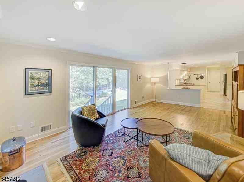 152 Woolf Rd - Photo 6 of 27