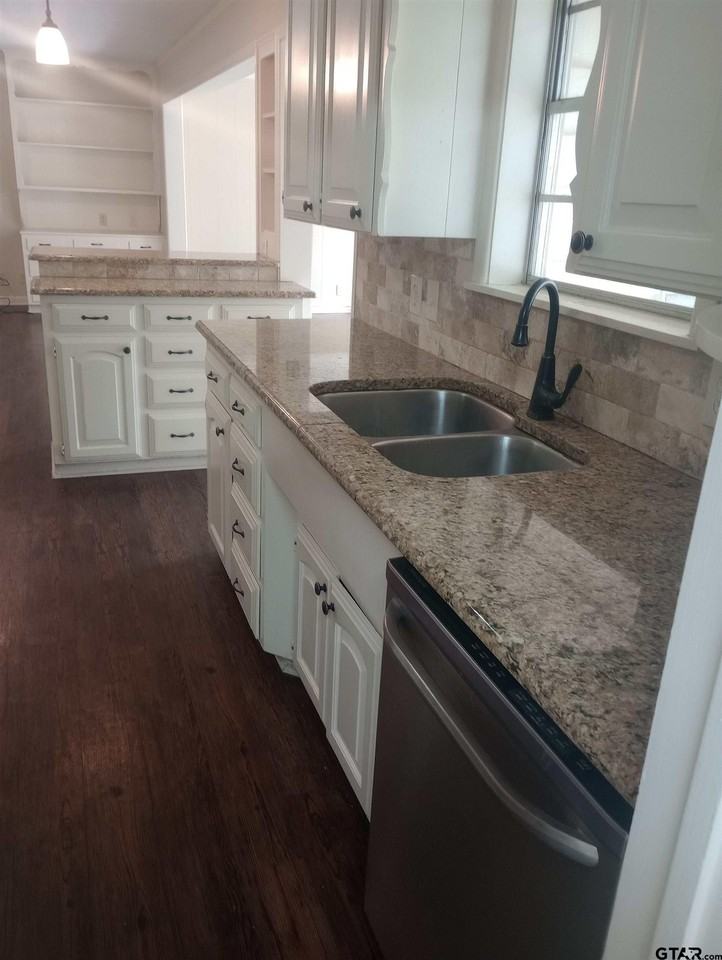 1525 E Don St - Photo 7 of 34