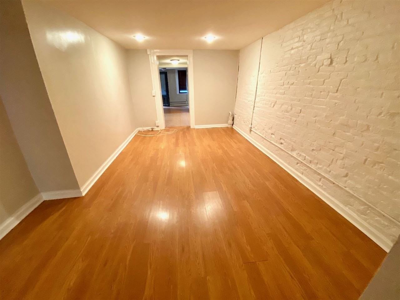 611 Bloomfield St #GRDN - Photo 3 of 13