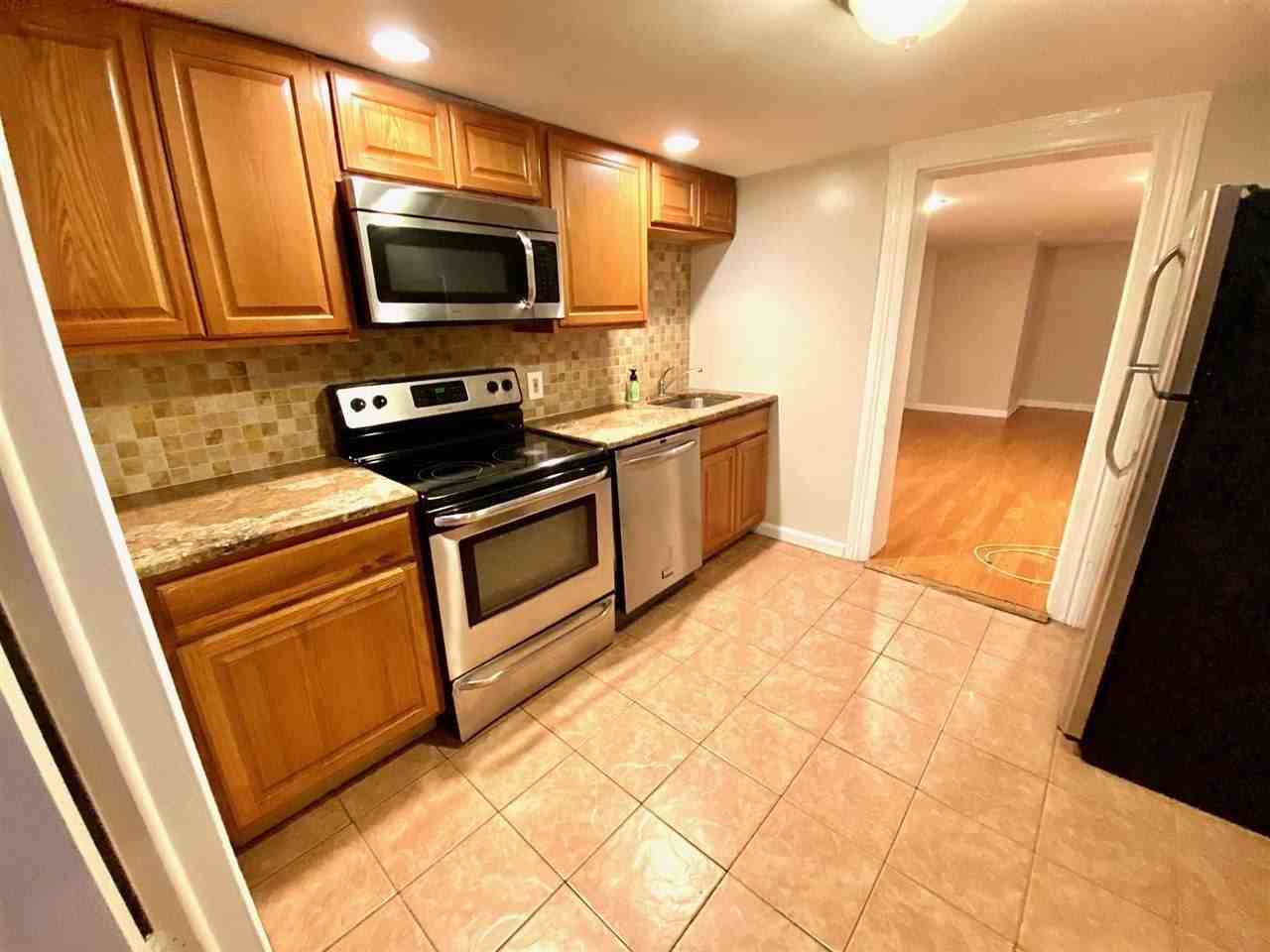 611 Bloomfield St #GRDN - Photo 5 of 13