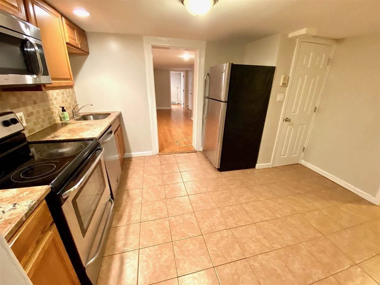 611 Bloomfield St #GRDN - Photo 6 of 13