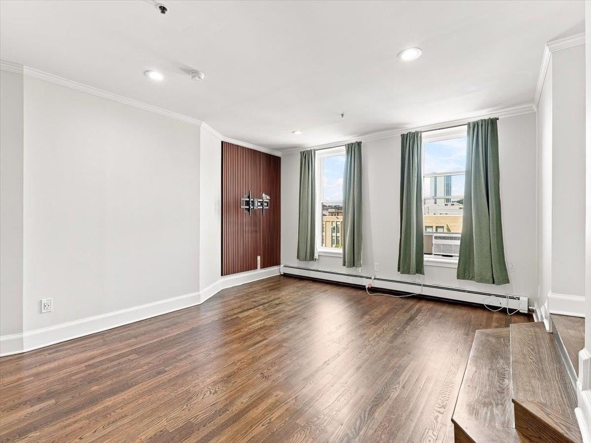 1115 Willow Ave #401 - Photo 4 of 47