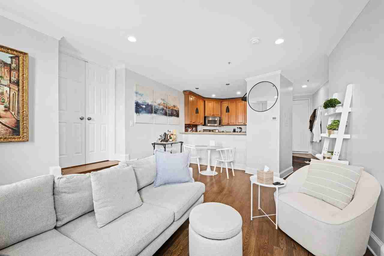 1115 Willow Ave #401 - Photo 7 of 47