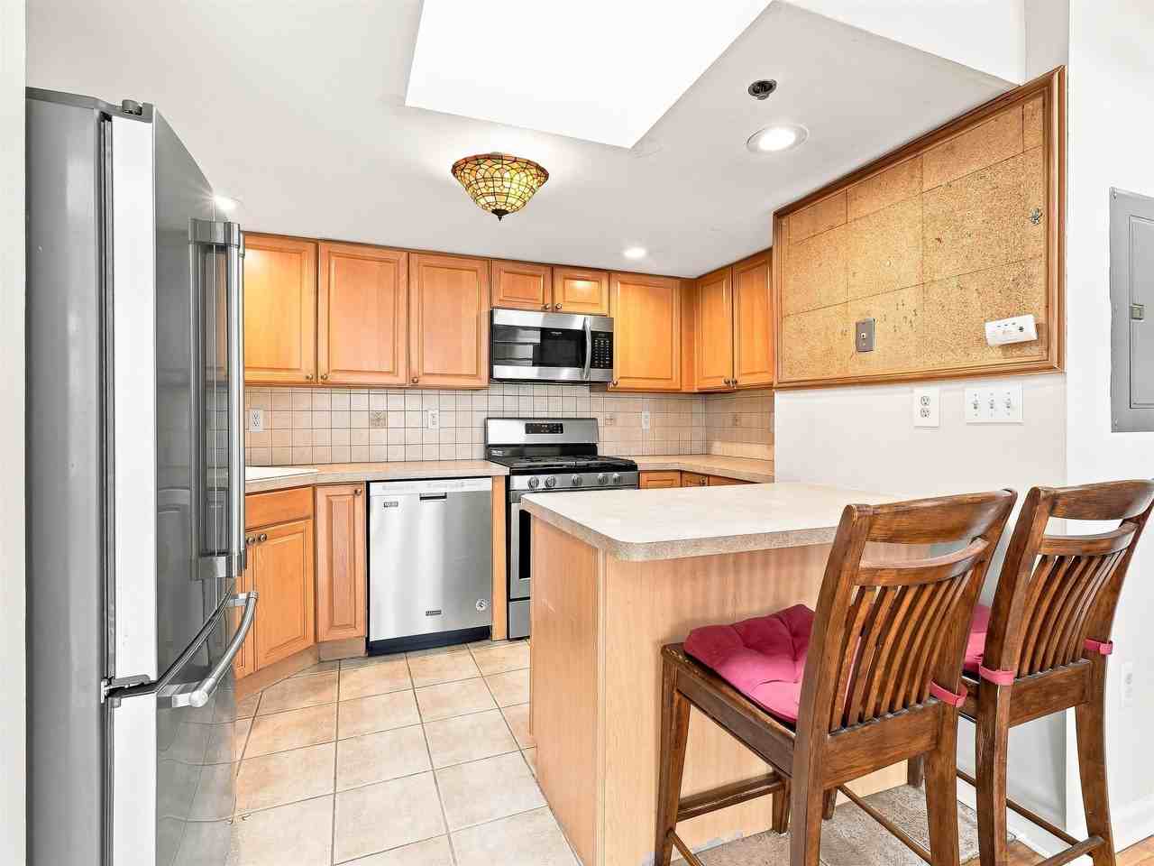 727 Jefferson St #7 - Photo 5 of 25