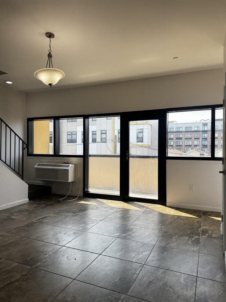 190 Culver Ave #306 - Photo 3 of 20