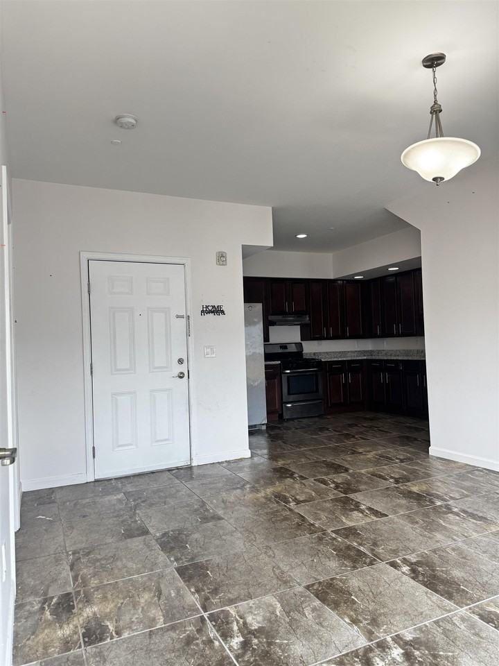 190 Culver Ave #306 - Photo 4 of 20