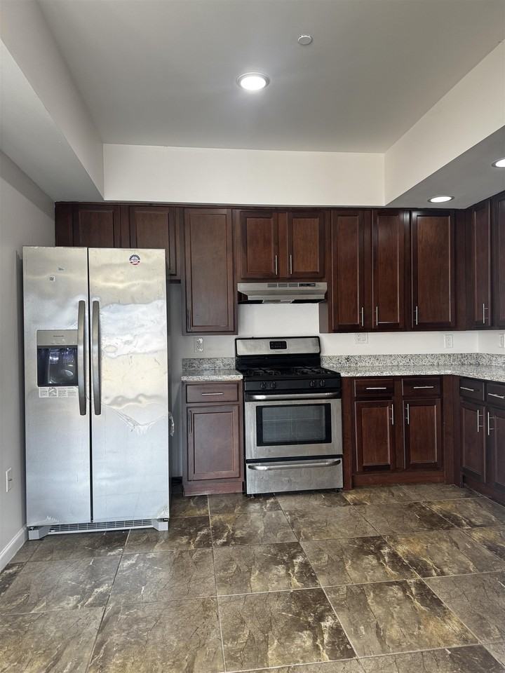 190 Culver Ave #306 - Photo 6 of 20