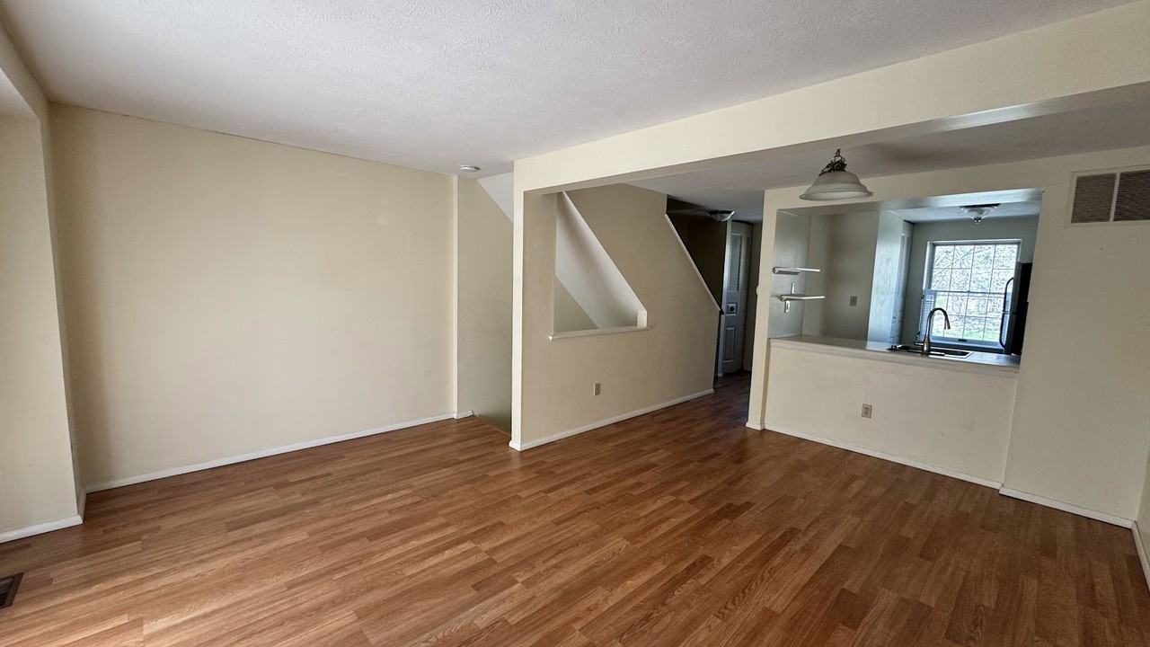 338 Quail Run Rd #1 - Photo 3 of 8