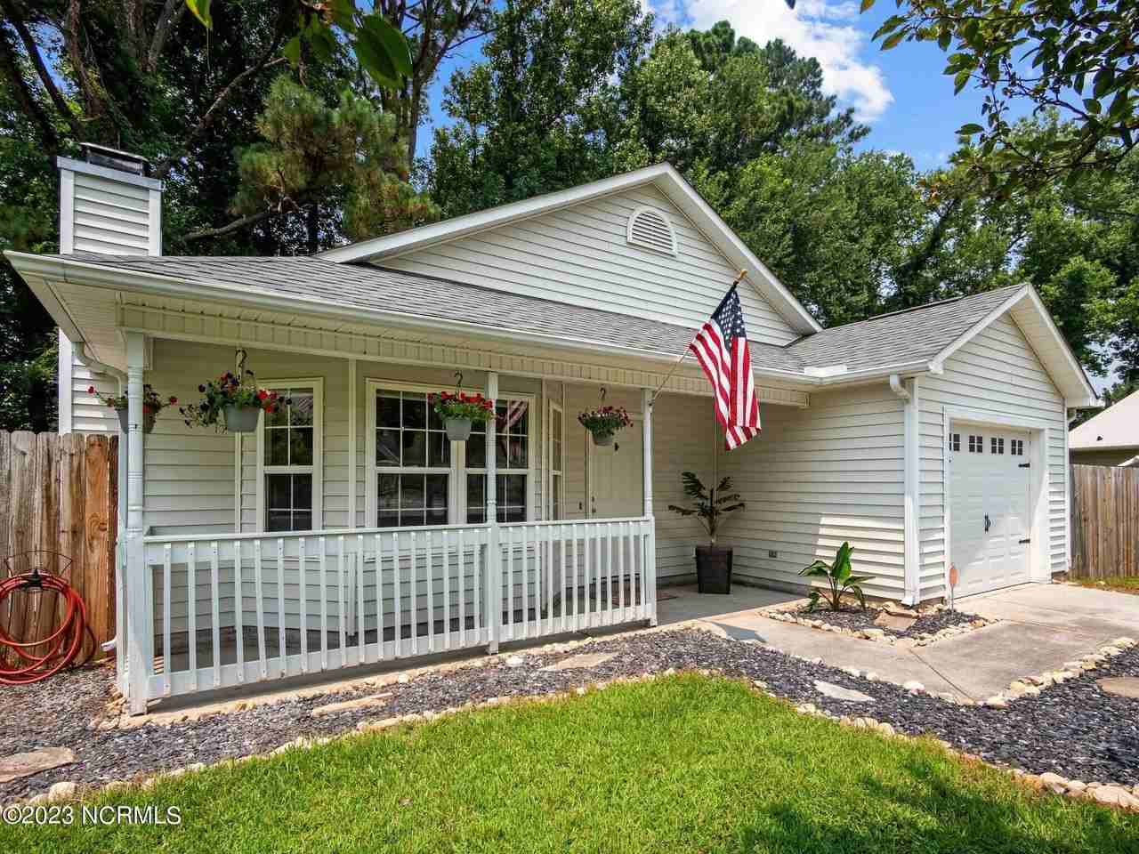 1212 Gerald Dr - Photo 2 of 43