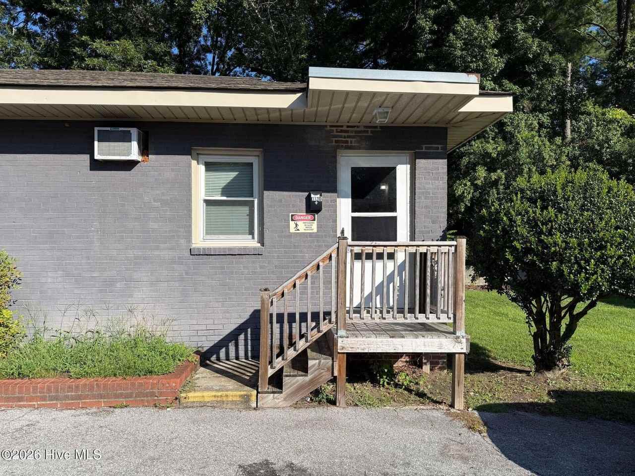 312 Roosevelt Rd #D