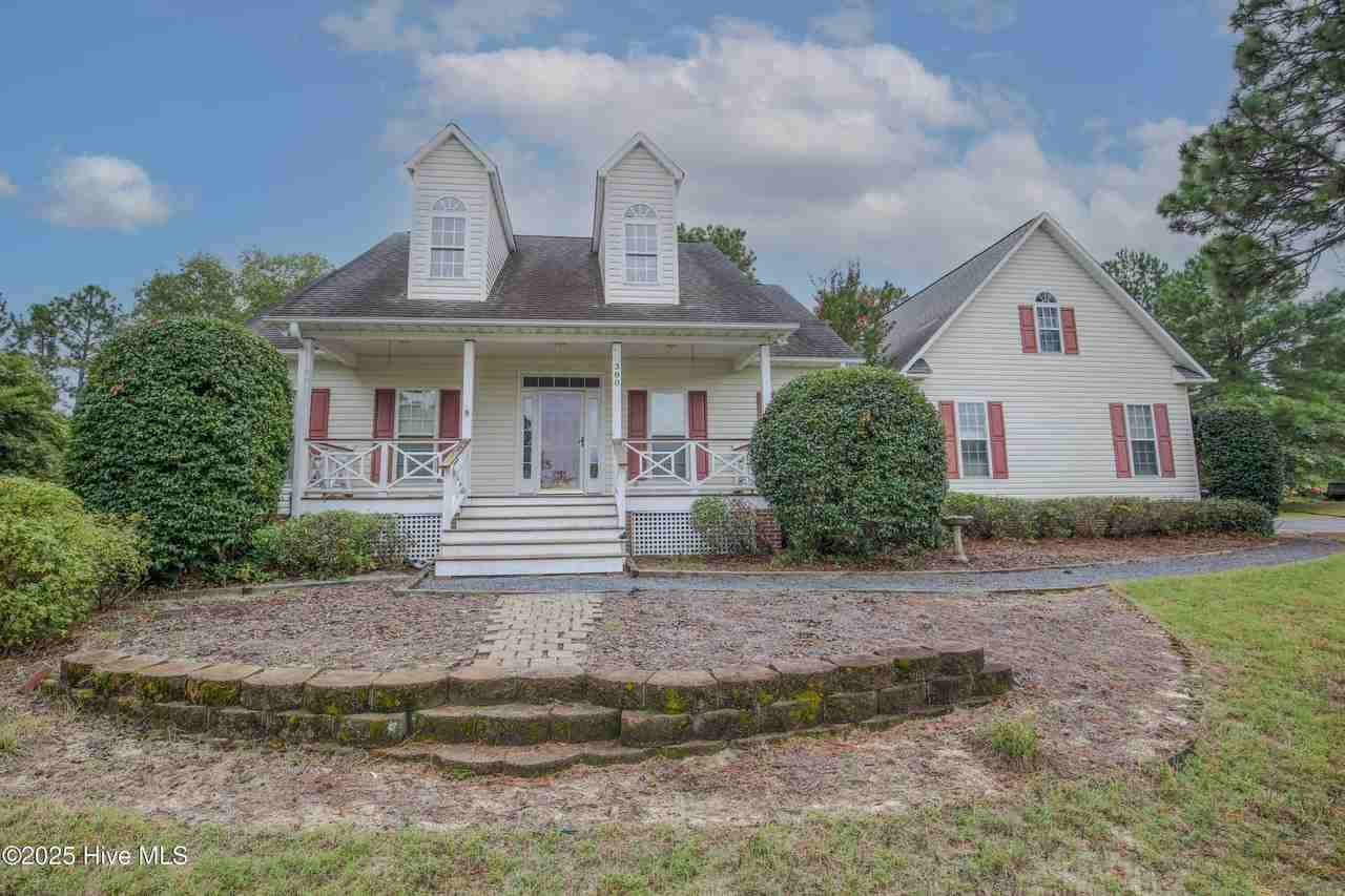 380 Sullivan Dr - Photo 4 of 50