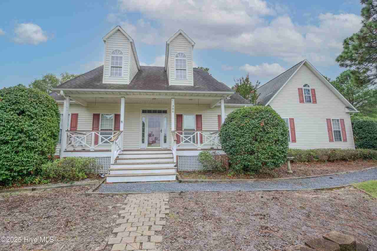 380 Sullivan Dr - Photo 5 of 50
