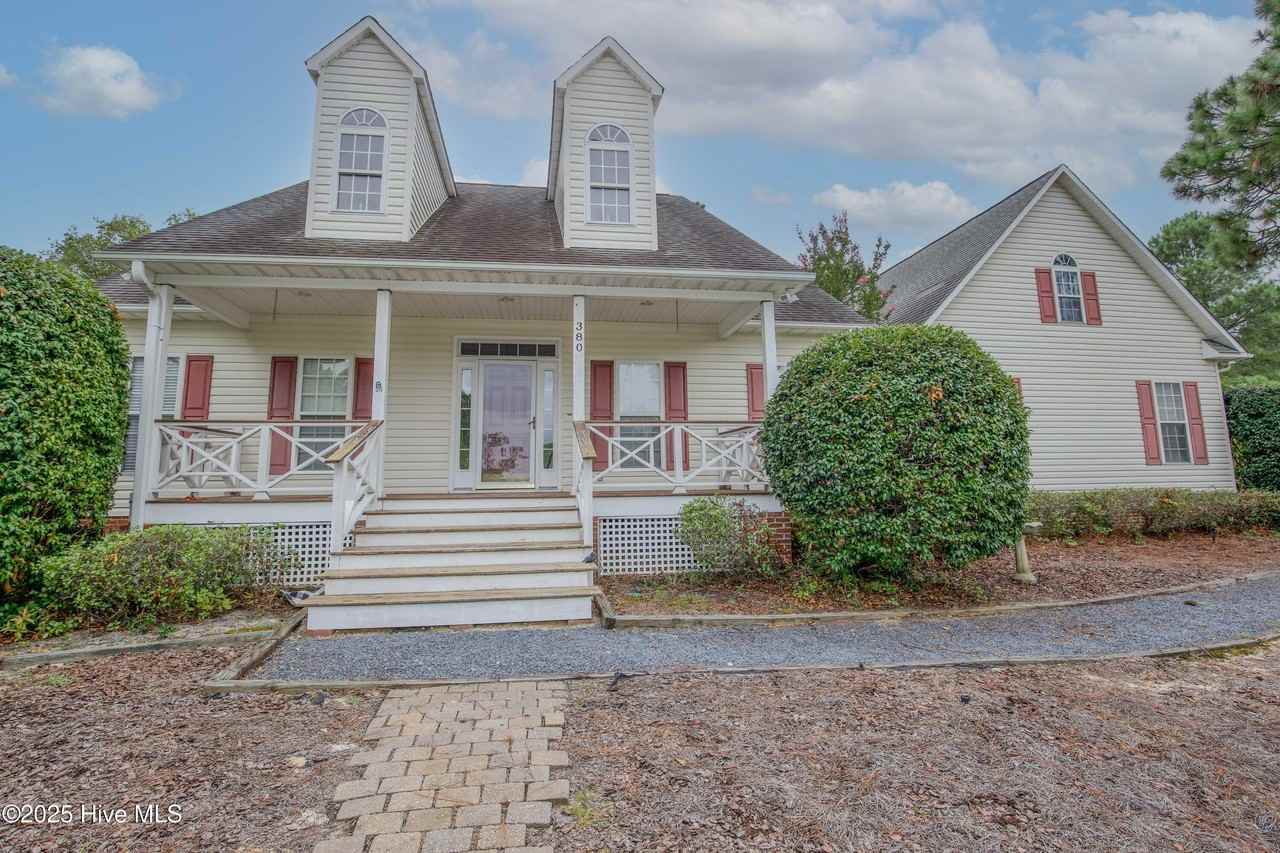 380 Sullivan Dr - Photo 6 of 50