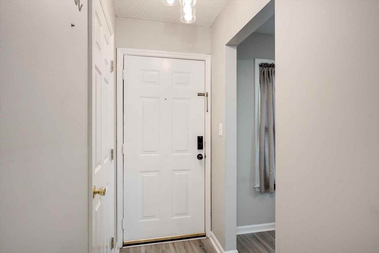 4010 Calypso Dr - Photo 4 of 24