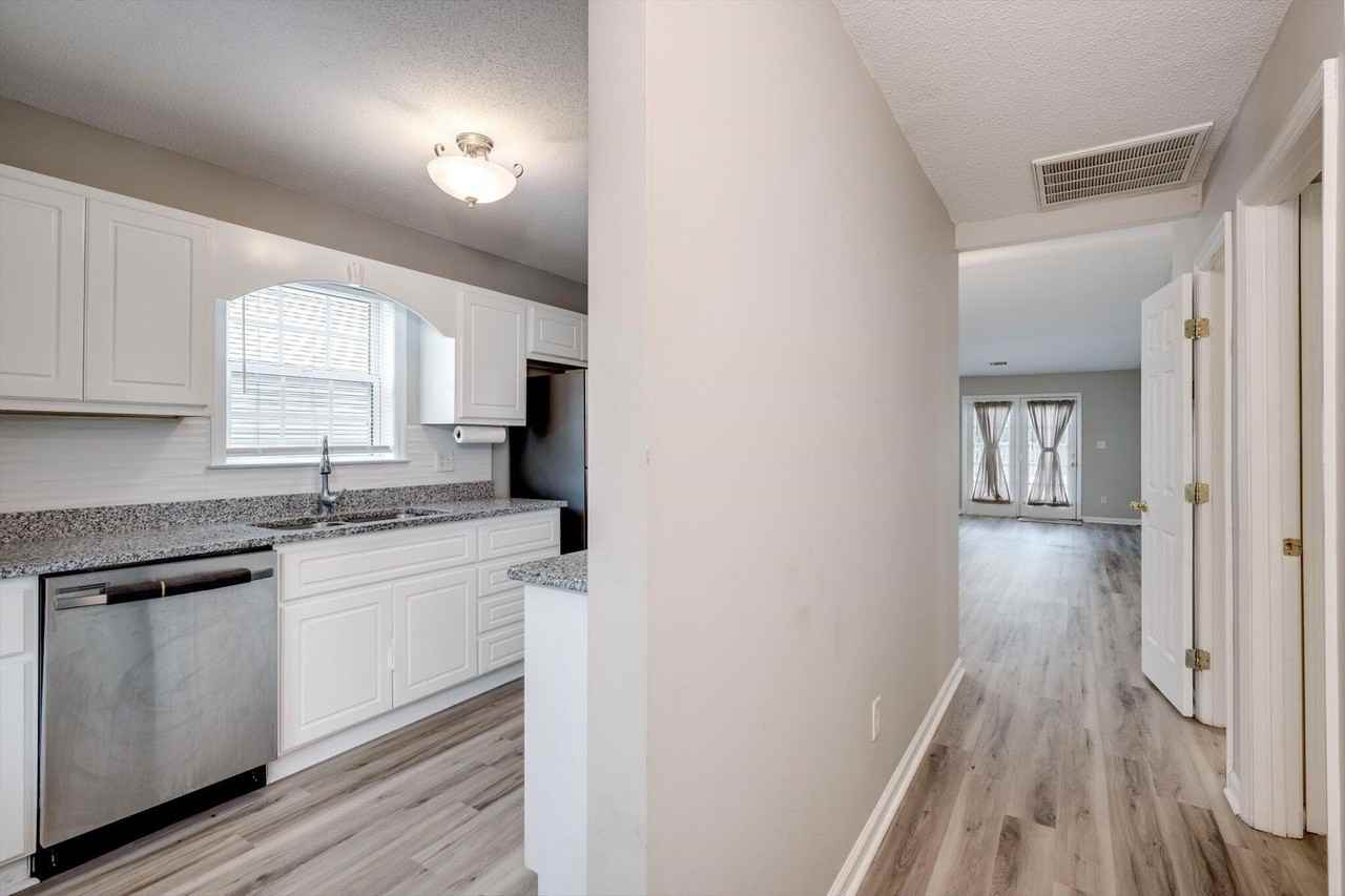 4010 Calypso Dr - Photo 5 of 24