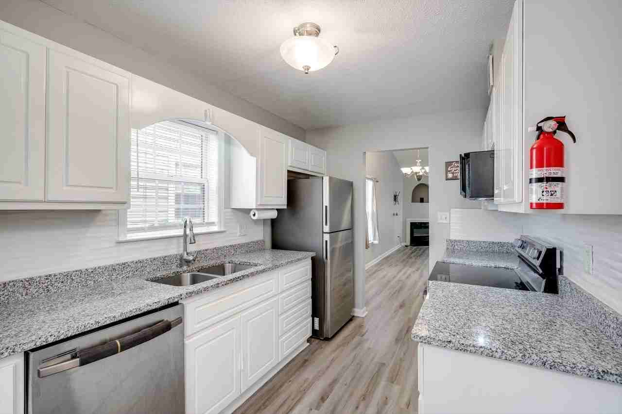 4010 Calypso Dr - Photo 6 of 24