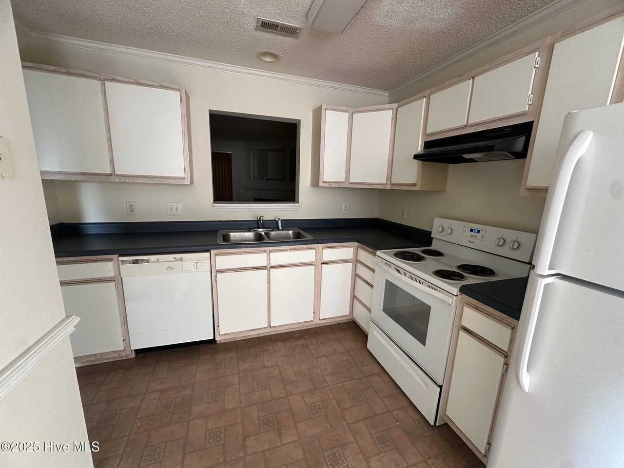 1224 Westridge Ct #B - Photo 6 of 12