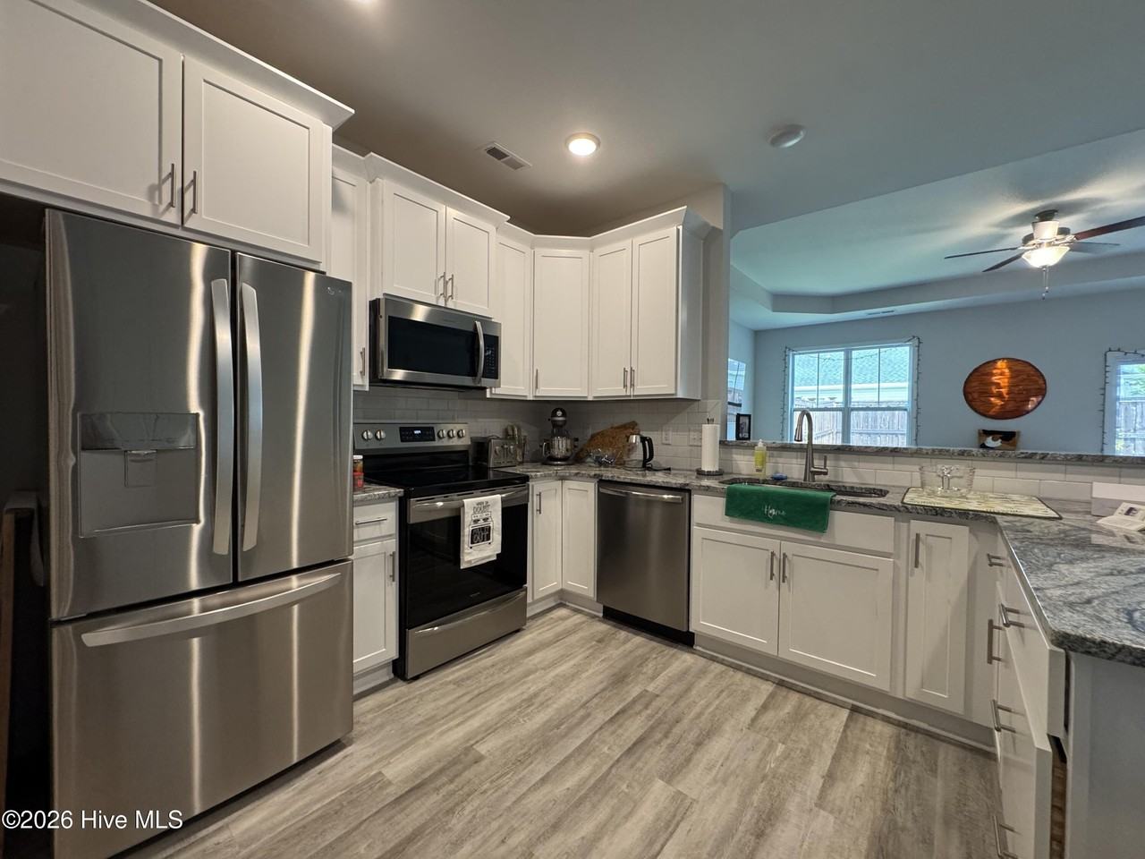 2822 Southern Magnolia Dr - Photo 3 of 8