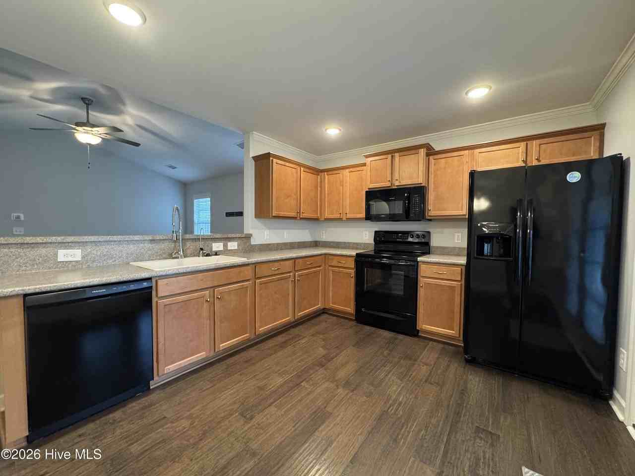 4043 Ironstone Ct - Photo 4 of 16