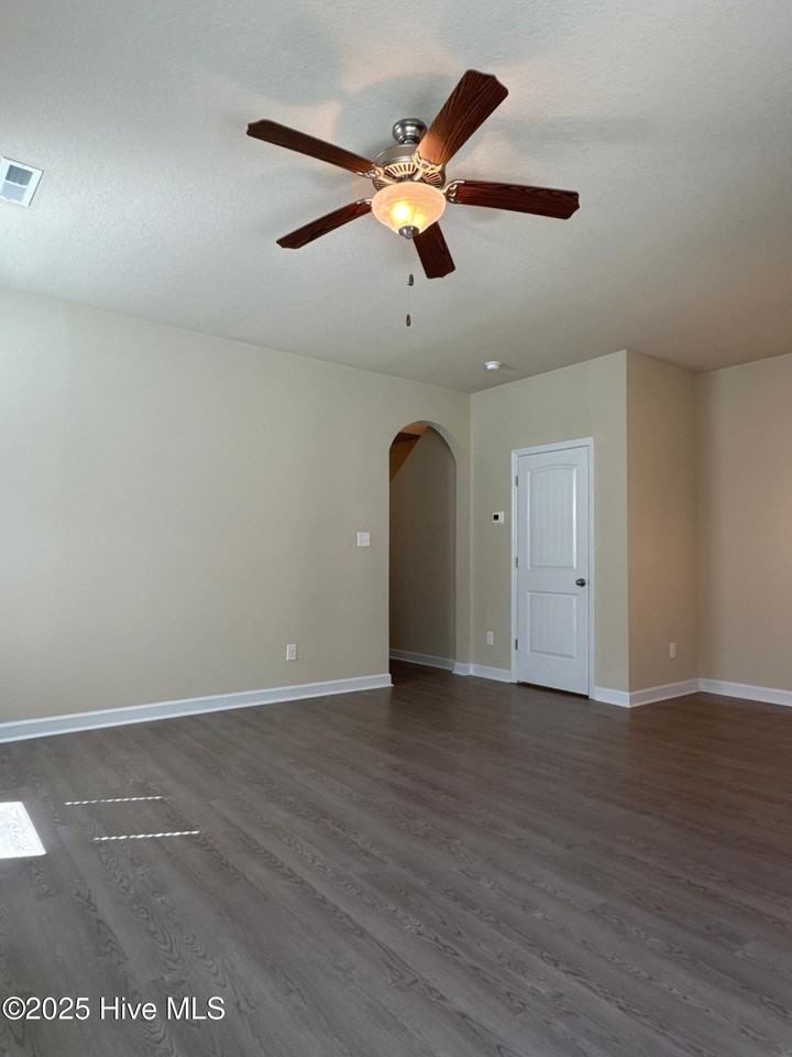 395 Frisco Way - Photo 4 of 25