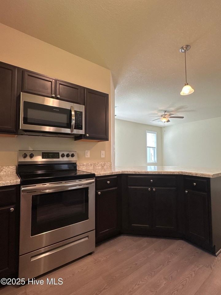 395 Frisco Way - Photo 7 of 25