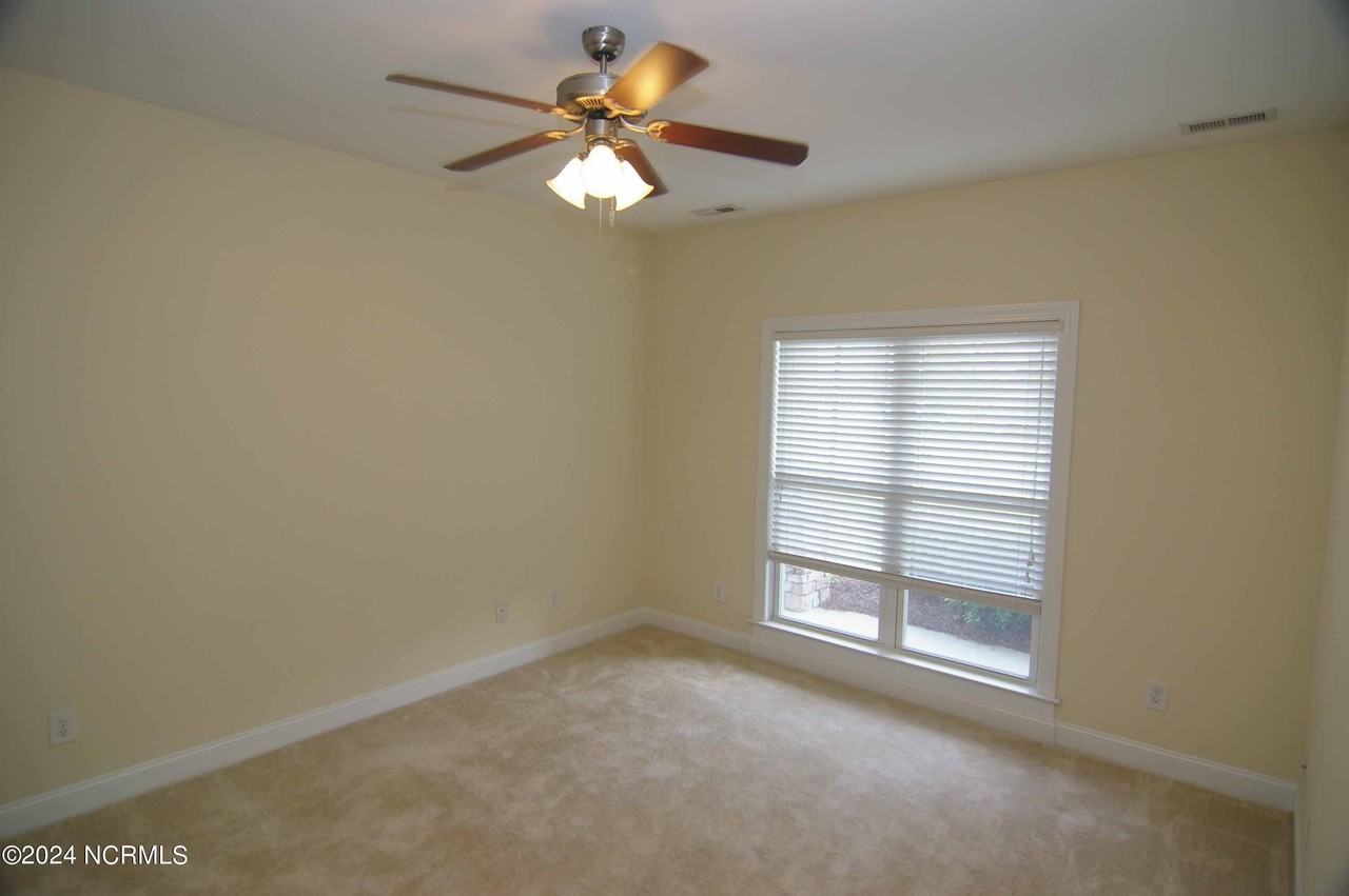 4004 Bluebill Dr - Photo 5 of 12
