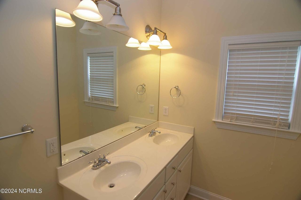 4004 Bluebill Dr - Photo 6 of 12