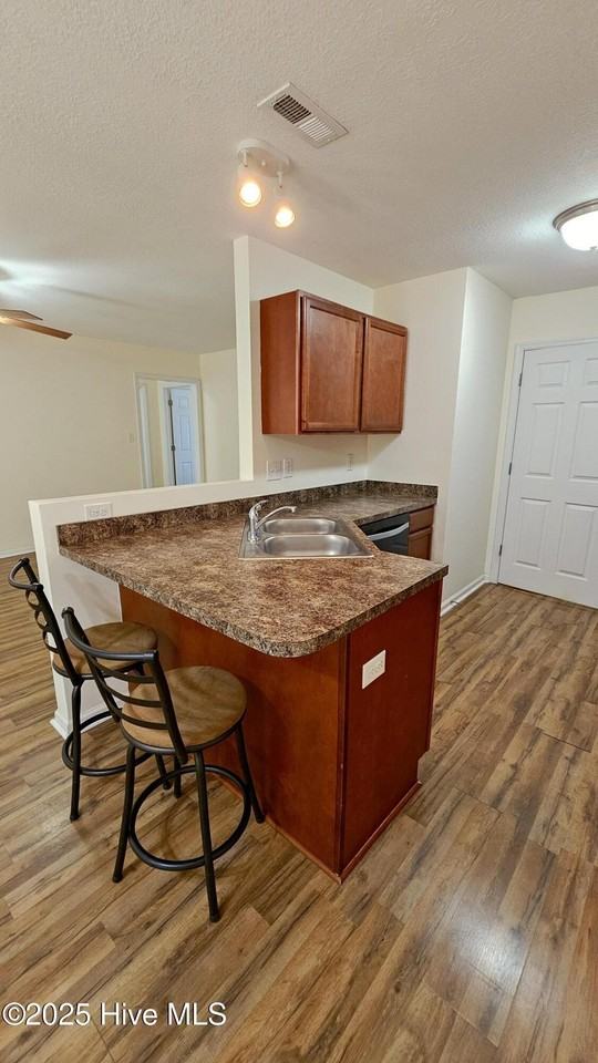 100 Constitution Ave - Photo 7 of 27