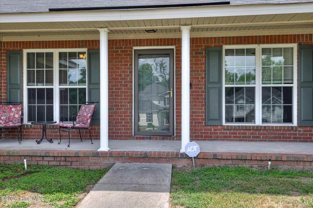 1828 Heathers Way - Photo 4 of 35