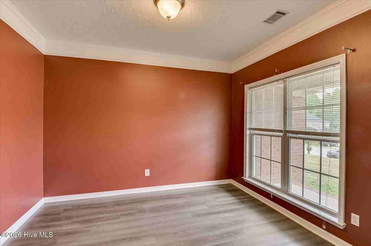 1828 Heathers Way - Photo 6 of 35