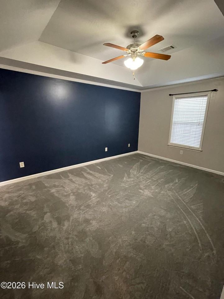 1615 Emma St - Photo 7 of 10
