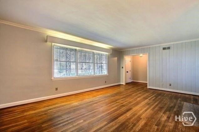 21 Columbus Dr - Photo 3 of 13