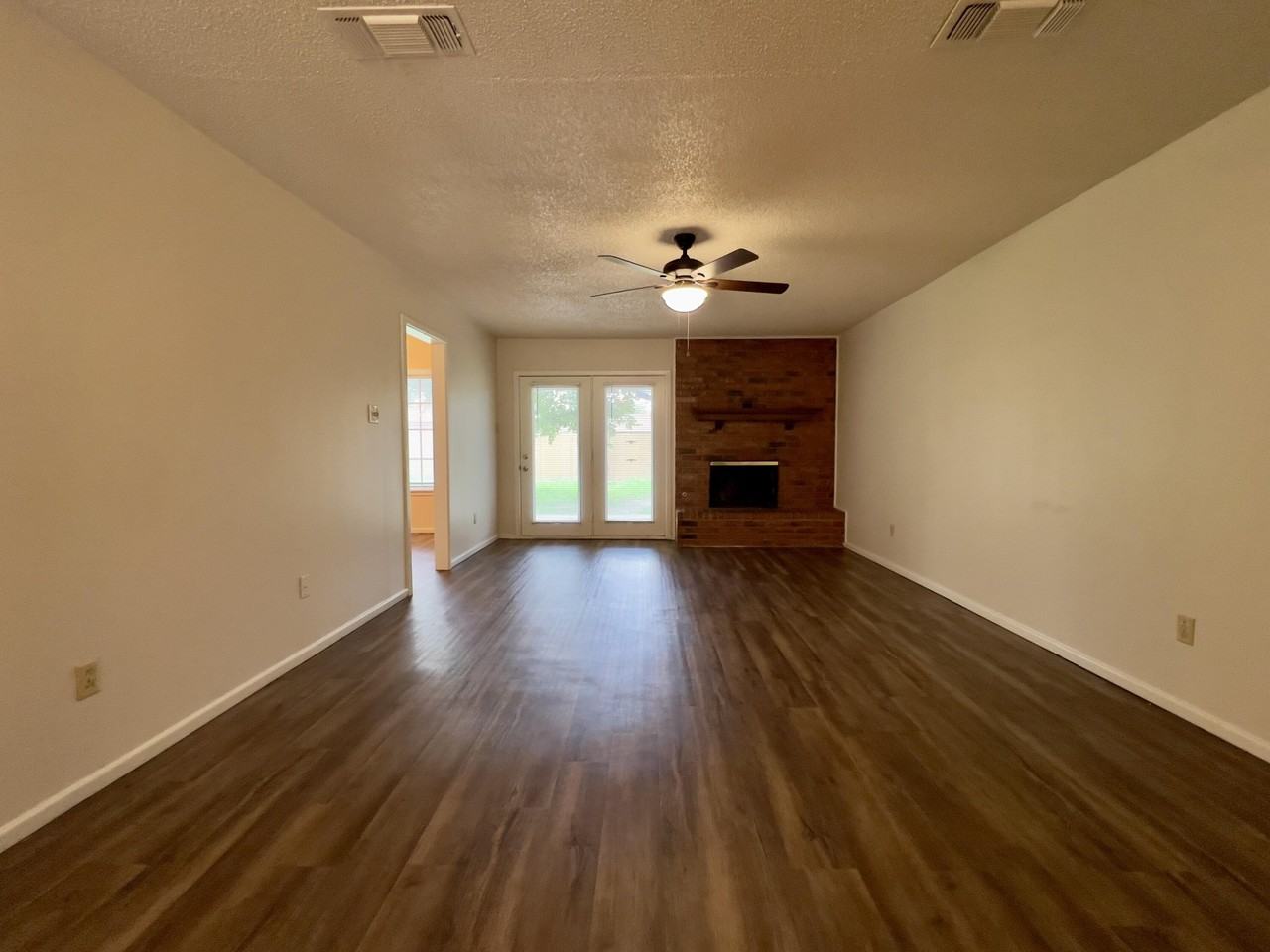 5720 37th St - Photo 5 of 28
