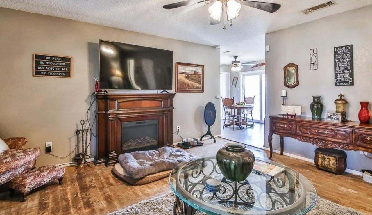 712 11th St - Photo 4 of 12