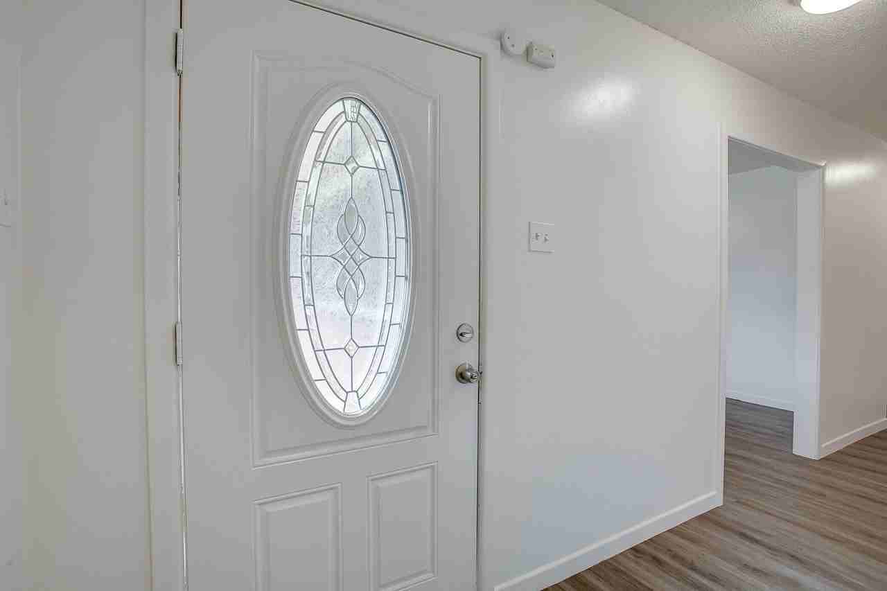 3030 57th St - Photo 2 of 15