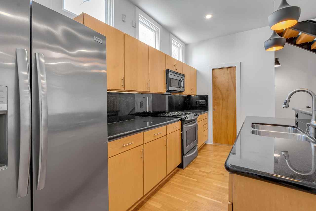 622 W Main St #103 - Photo 5 of 40