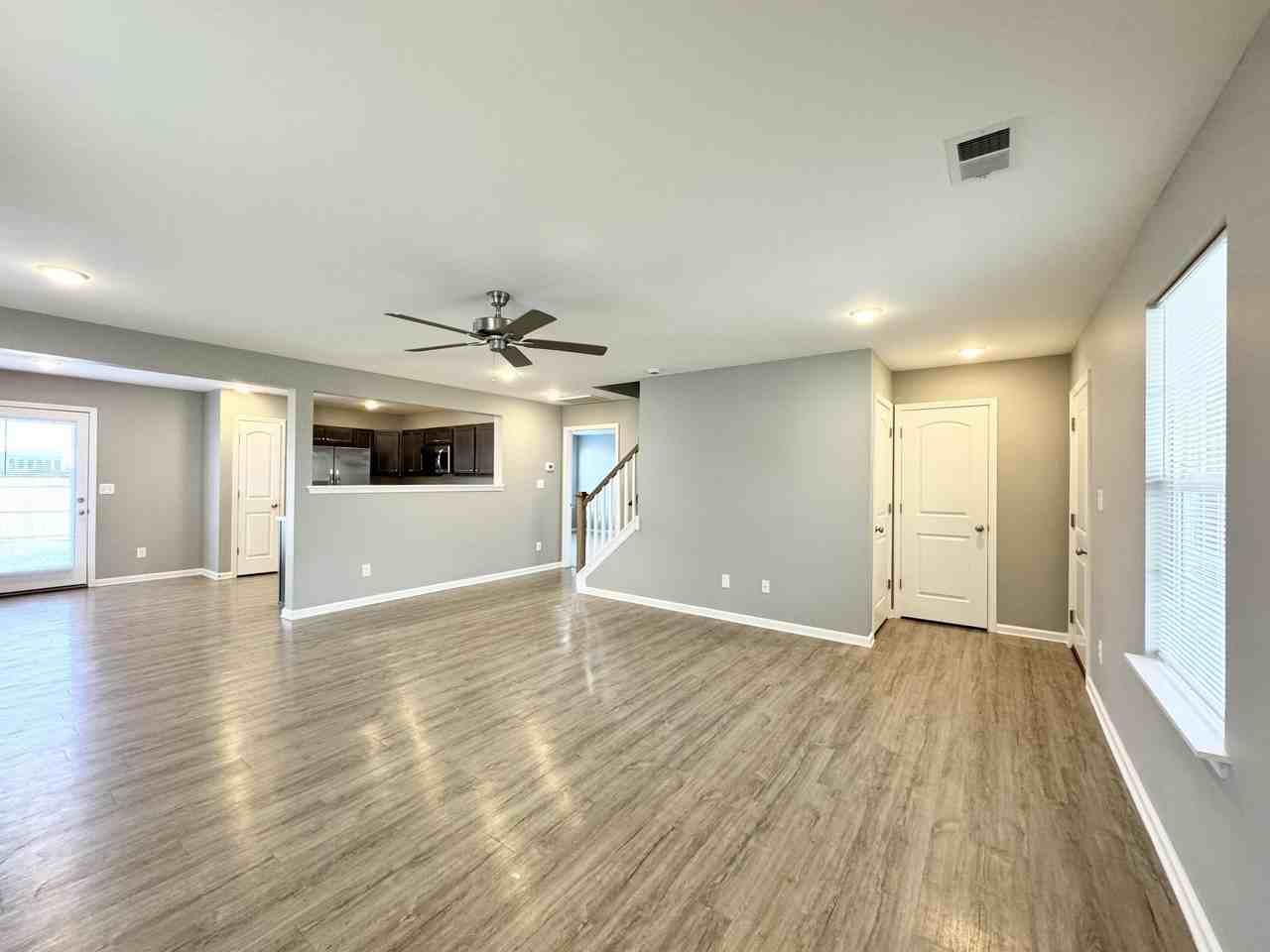 8161 Driftwood Loop - Photo 4 of 50