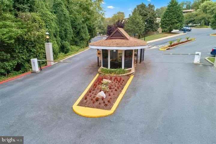 8 Over Ridge Ct - Photo 7 of 20