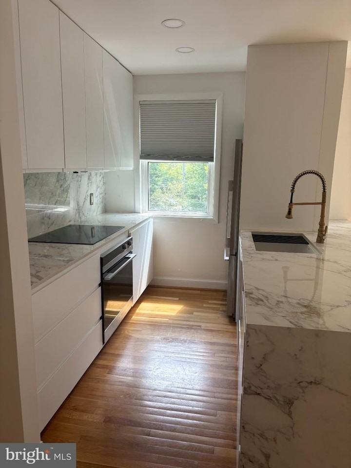7630 Tomlinson Ave - Photo 2 of 20