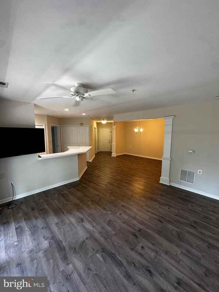 12501 Hayes Ct - Photo 7 of 31