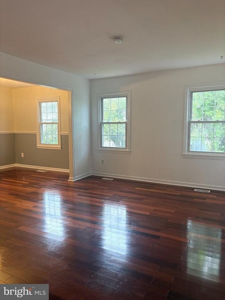 9524 Covington Pl - Photo 4 of 30