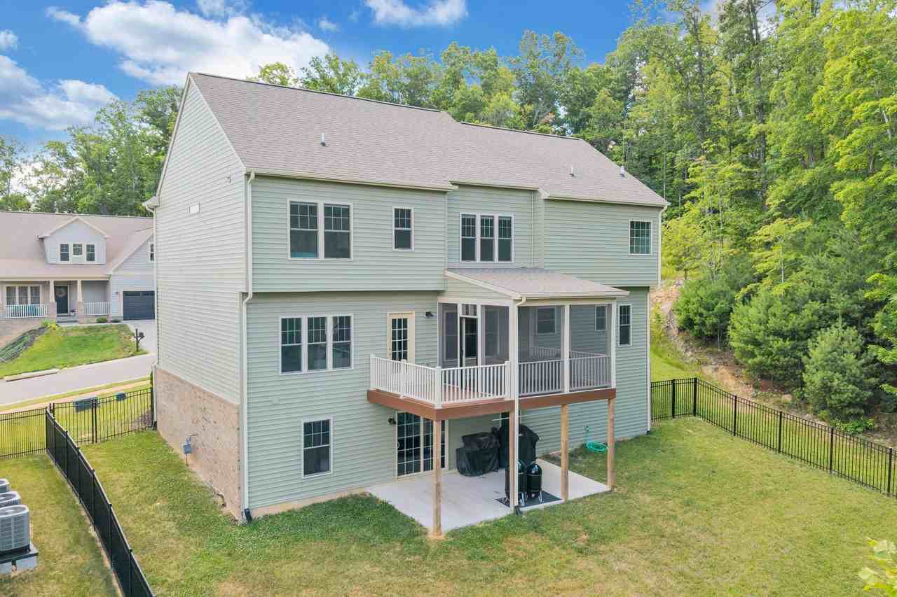 6880 Linn Cove Ct - Photo 3 of 50