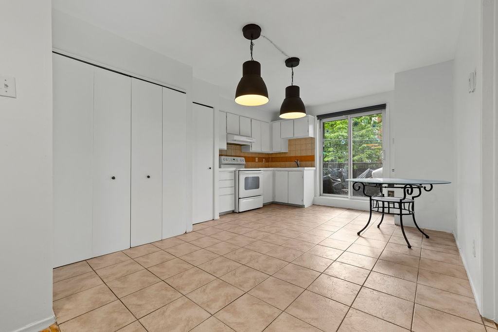 5440 Rue Chabot #4 - Photo 2 of 10